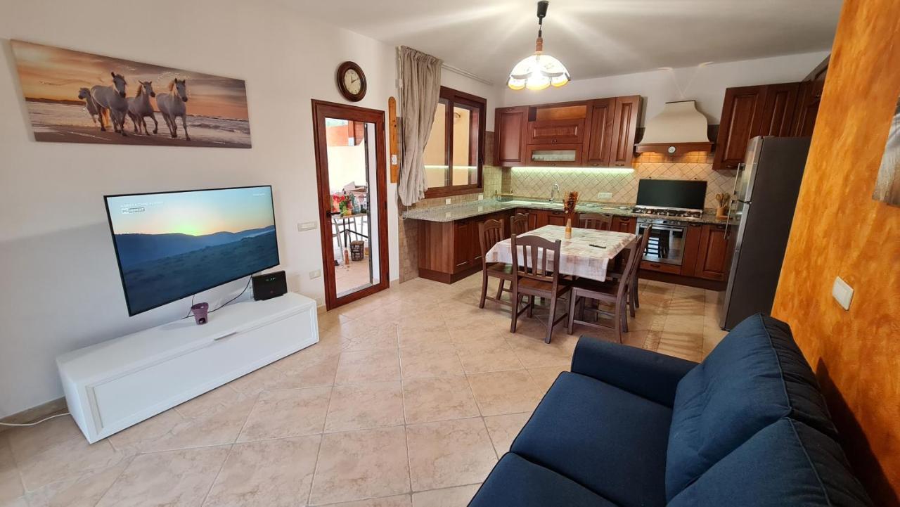 Villa Vivi. Piscina, Idro, Giardino E Condizionatore Capitana
