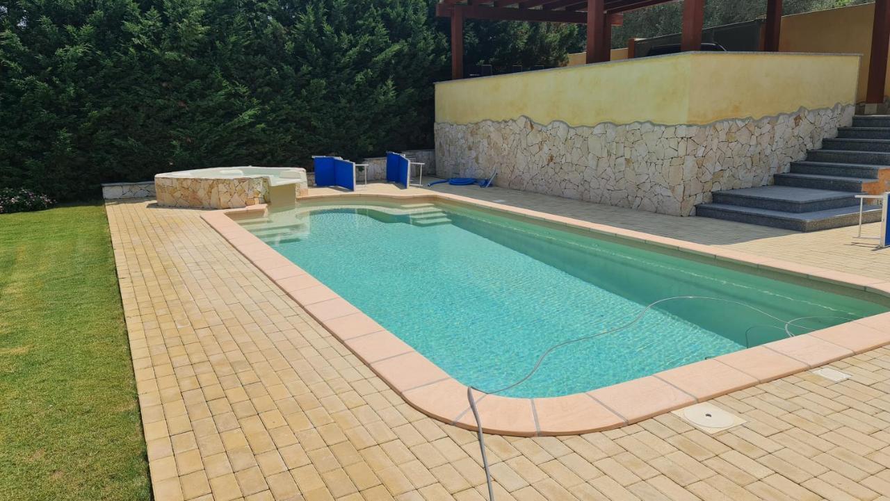 Vivi. Piscina, Idro, Giardino E Condizionatore
