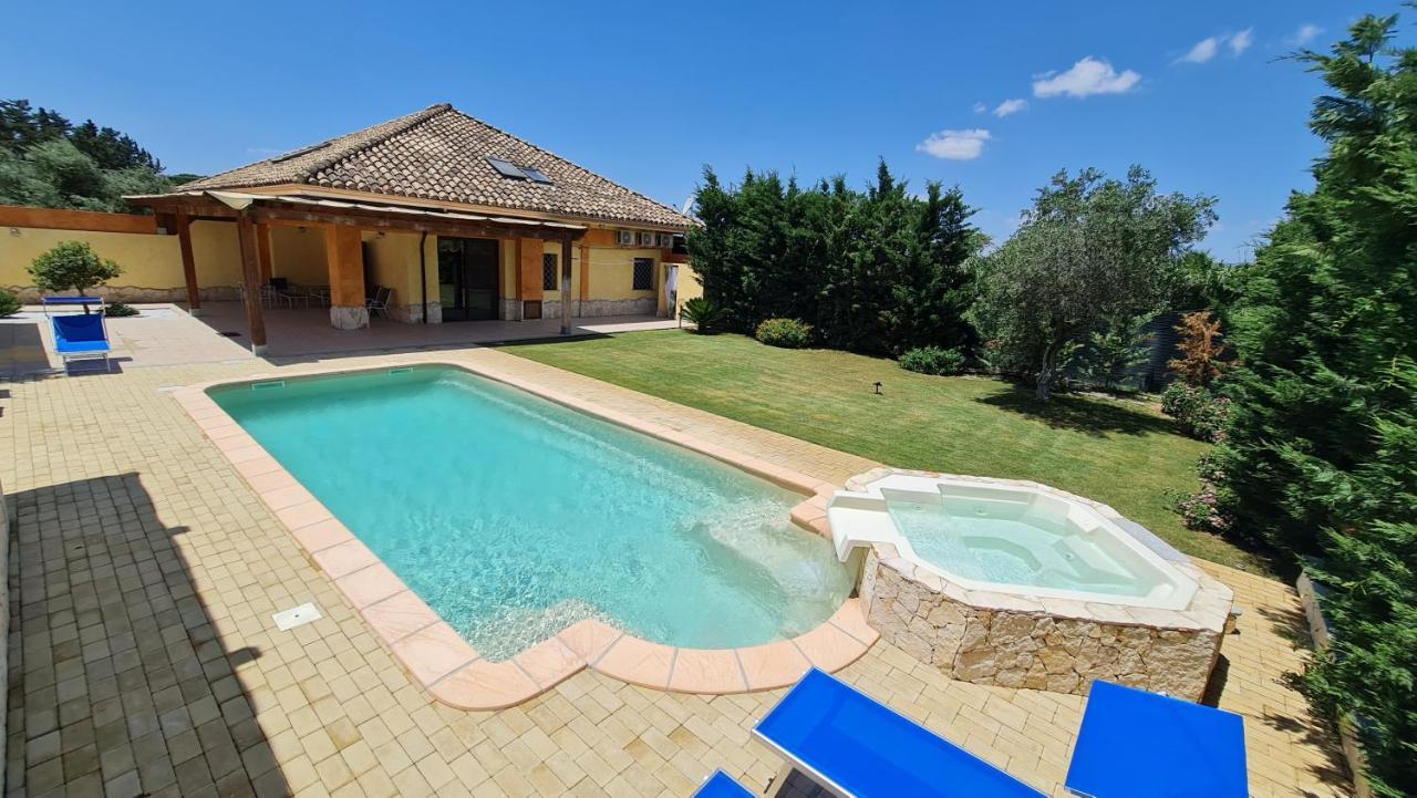 Vivi. Piscina, Idro, Giardino E Condizionatore *