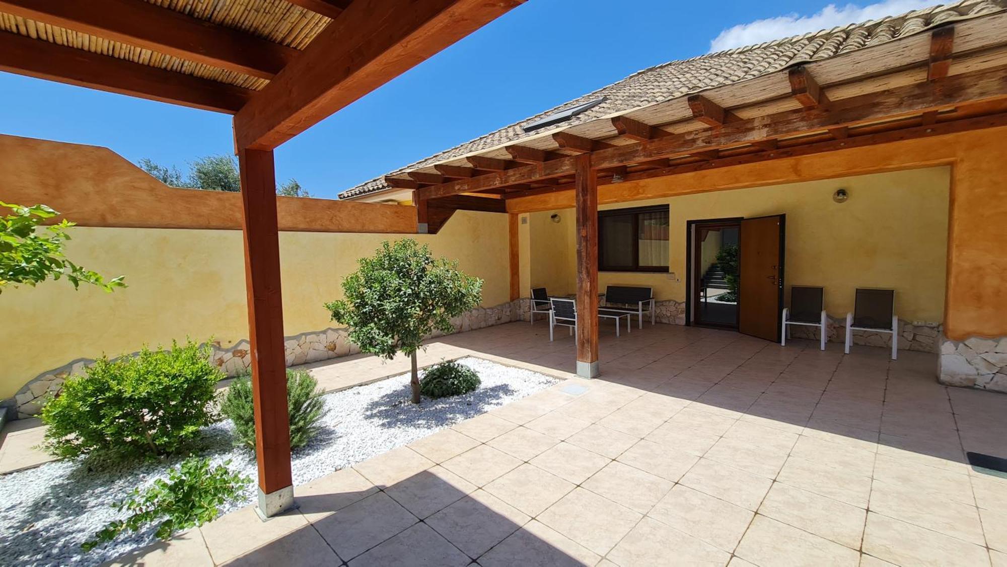 Vivi. Piscina, Idro, Giardino E Condizionatore *