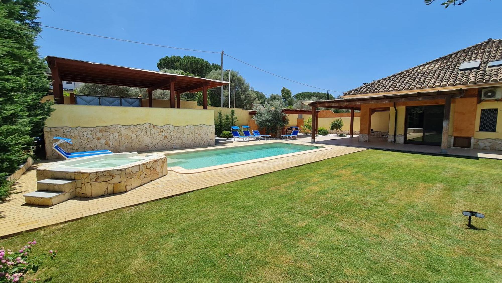 Vivi. Piscina, Idro, Giardino E Condizionatore Villa