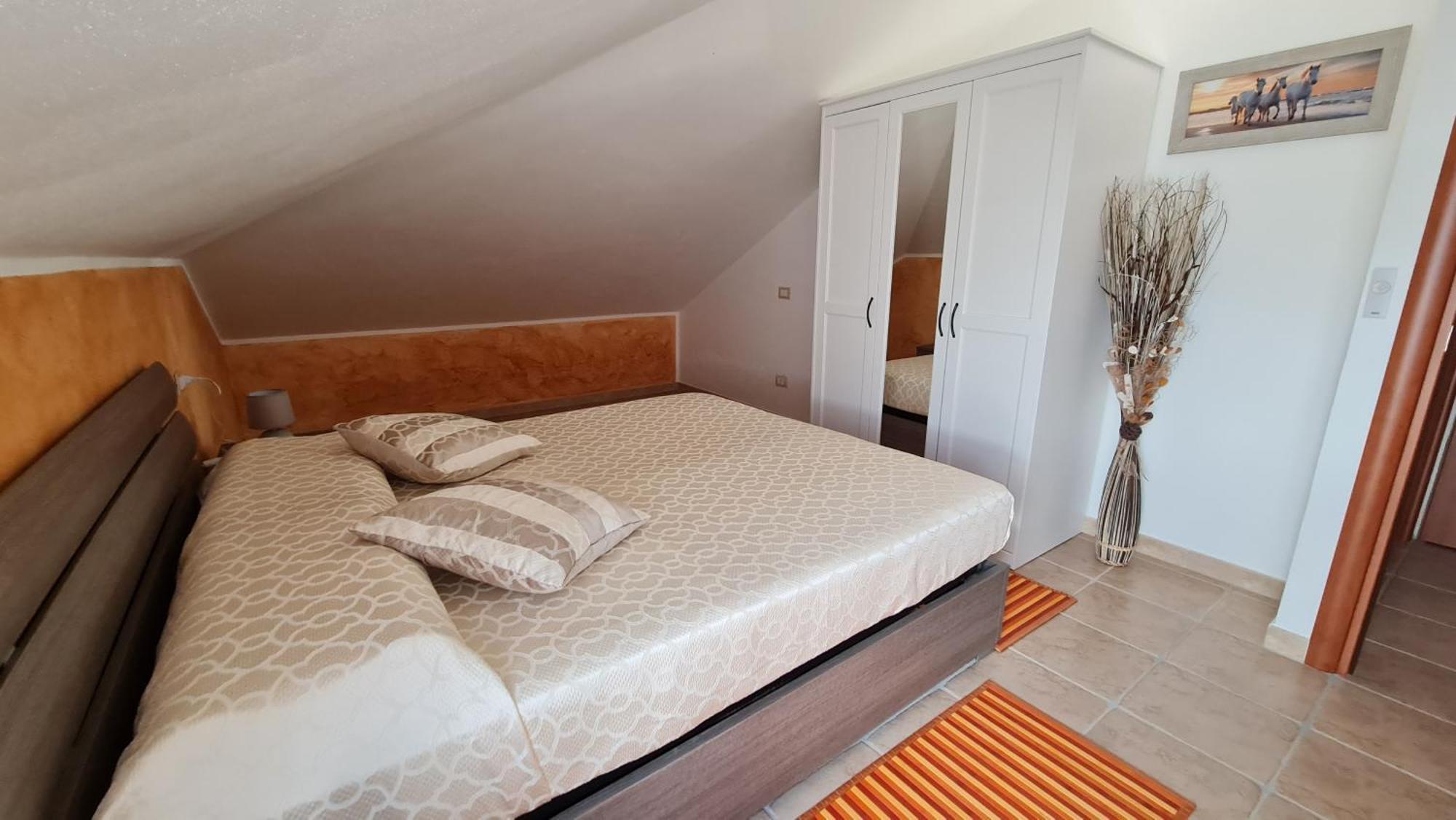 Villa Vivi. Piscina, Idro, Giardino E Condizionatore Capitana